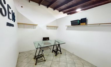 Galpón / deposito con oficinas en alquiler en Martinez