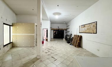 Galpón / deposito con oficinas en alquiler en Martinez