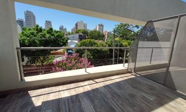Venta Tríplex 4 Ambientes en Olivos  Jardín y Terraza Privada