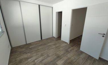 Venta Tríplex 4 Ambientes en Olivos  Jardín y Terraza Privada