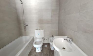 Venta Tríplex 4 Ambientes en Olivos  Jardín y Terraza Privada