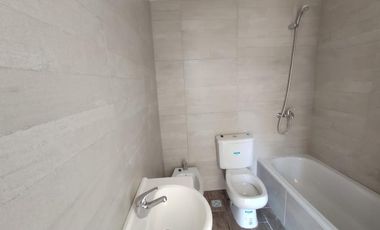 Venta Tríplex 4 Ambientes en Olivos  Jardín y Terraza Privada