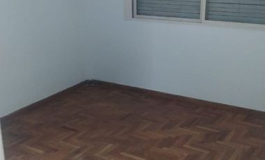 Depto. 2 ambientes muy buen ubicación. San Isidro