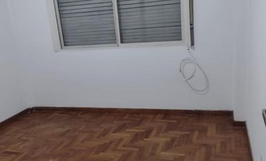 Depto. 2 ambientes muy buen ubicación. San Isidro