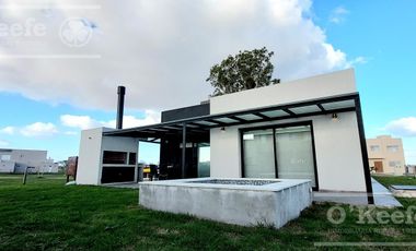 Casa de 4 ambientes en venta/alquiler en Sebastian Gaboto Pueblos del Plata, Hudson. Berazategui