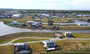 Casa de 4 ambientes en venta/alquiler en Sebastian Gaboto Pueblos del Plata, Hudson. Berazategui