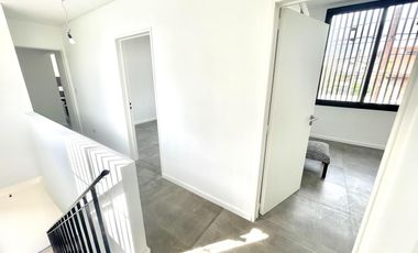 A estrenar - Casa 4 ambientes con jardín - Banfield Residencial