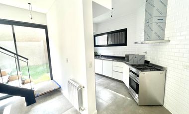 A estrenar - Casa 4 ambientes con jardín - Banfield Residencial