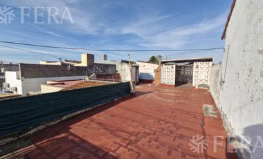 Venta PH 4 ambientes con cochera en Lanús Oeste