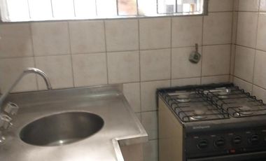 Excelente PH 2 ambientes con entrada independiente reciclado a nuevo, patio. Exc ubicación.