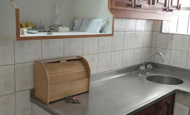 Excelente PH 2 ambientes con entrada independiente reciclado a nuevo, patio. Exc ubicación.