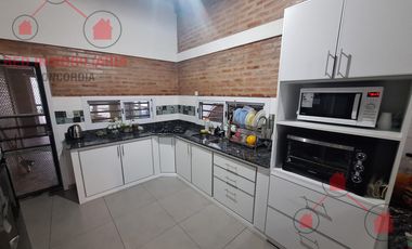 Casa en VENTA zona HOSPITAL MASVERNAT