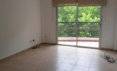 Departamento en Monte Grande con cochera