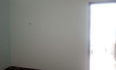 Departamento 2 y 1/2 amb tipo casa al medio