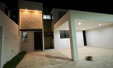 CASA EN VENTA MERIDA PRADERAS DEL MAYAB CON ALBERCA Y AMENIDADES