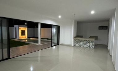 CASA EN VENTA MERIDA PRADERAS DEL MAYAB CON ALBERCA Y AMENIDADES