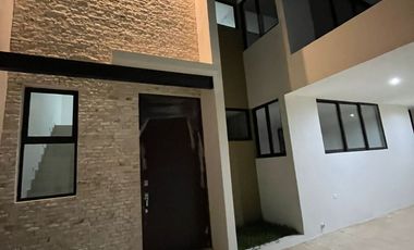 CASA EN VENTA MERIDA PRADERAS DEL MAYAB CON ALBERCA Y AMENIDADES