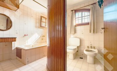 Venta de casa, 3 dormitorios, calle Stefenelli al 600, Neuquén Capital