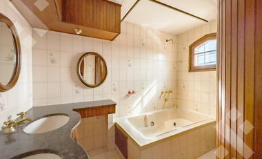 Venta de casa, 3 dormitorios, calle Stefenelli al 600, Neuquén Capital