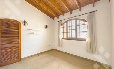 Venta de casa, 3 dormitorios, calle Stefenelli al 600, Neuquén Capital
