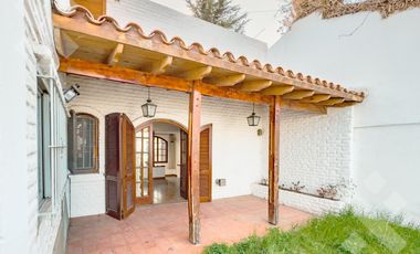 Venta de casa, 3 dormitorios, calle Stefenelli al 600, Neuquén Capital
