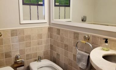 Casa AMOBLADA fondo Golf, 4 dorm. pileta y gran patio Lomas de La Carolina