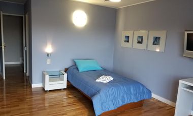 Casa AMOBLADA fondo Golf, 4 dorm. pileta y gran patio Lomas de La Carolina