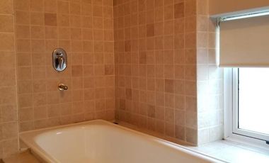 Casa AMOBLADA fondo Golf, 4 dorm. pileta y gran patio Lomas de La Carolina