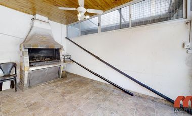 Casa en alquiler en Martínez 4 ambientes baño y toilette patio quincho cerrado y cochera x 2