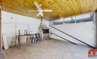 Casa en alquiler en Martínez 4 ambientes baño y toilette patio quincho cerrado y cochera x 2