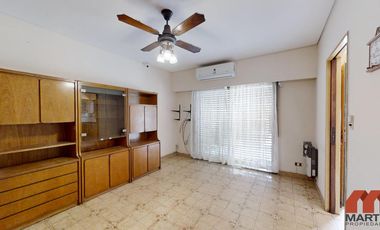 Casa en alquiler en Martínez 4 ambientes baño y toilette patio quincho cerrado y cochera x 2