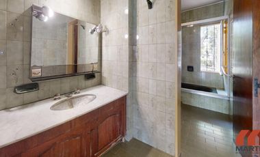 Casa en alquiler en Martínez 4 ambientes baño y toilette patio quincho cerrado y cochera x 2