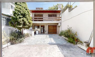 Casa en alquiler en Martínez 4 ambientes baño y toilette patio quincho cerrado y cochera x 2