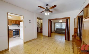 Casa en alquiler en Martínez 4 ambientes baño y toilette patio quincho cerrado y cochera x 2