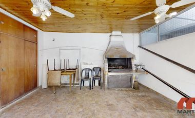Casa en alquiler en Martínez 4 ambientes baño y toilette patio quincho cerrado y cochera x 2
