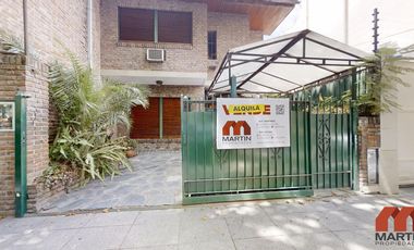 Casa en alquiler en Martínez 4 ambientes baño y toilette patio quincho cerrado y cochera x 2