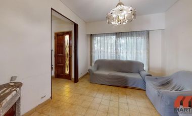 Casa en alquiler en Martínez 4 ambientes baño y toilette patio quincho cerrado y cochera x 2