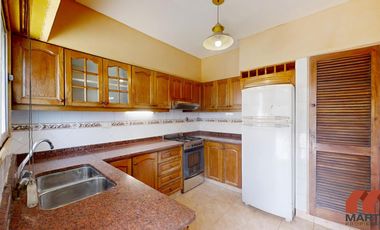 Casa en alquiler en Martínez 4 ambientes baño y toilette patio quincho cerrado y cochera x 2