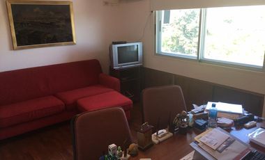 Alquiler de departamento de 3 ambientes con cochera- Olivos-Vias/Rio