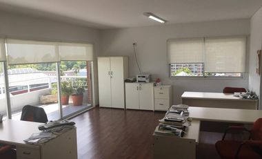 Alquiler de departamento de 3 ambientes con cochera- Olivos-Vias/Rio