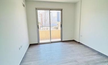Departamento en Alquiler de 2 Dormitorios, Balcon con Asador, Pileta en Terraza