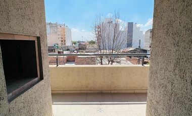 Departamento en Alquiler de 2 Dormitorios, Balcon con Asador, Pileta en Terraza
