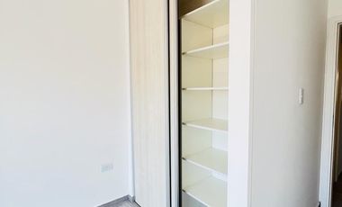 Departamento en Alquiler de 2 Dormitorios, Balcon con Asador, Pileta en Terraza