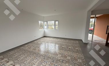 Venta casa 3 dormitorios - Barrio Los Sauces– Fernández Oro