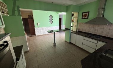 Casa Amplia en zona CAE
