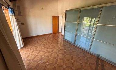 Casa Amplia en zona CAE