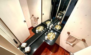 CASA / DUPLEX 4 AMBIENTES CON DEPENDENCIA, COCHERA, PISCINA Y JARDIN EN BARRACAS VENTA