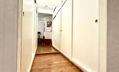 CASA / DUPLEX 4 AMBIENTES CON DEPENDENCIA, COCHERA, PISCINA Y JARDIN EN BARRACAS VENTA