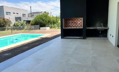 Casa en venta 4 amb. 2 plantas a estrenar en Los Talas Canning
