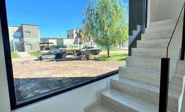 Casa en venta 4 amb. 2 plantas a estrenar en Los Talas Canning